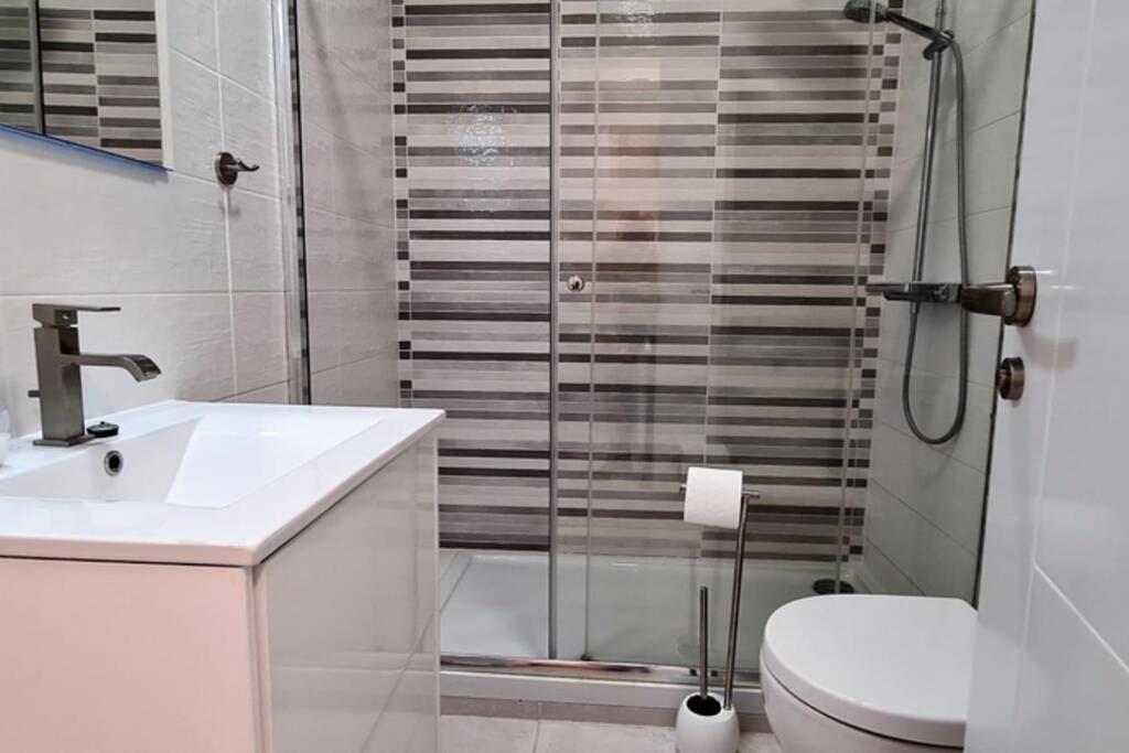 Apartamento Lujoso Y Moderno Vistas Panoramicas Al Mar Марбелья Екстер'єр фото